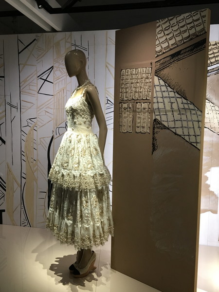 シャネル マドモアゼル プリヴェ展 天王洲アイル CHANEL MADENOISELLE PRIVE ベージュ