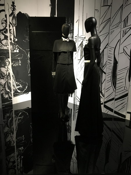 シャネル マドモアゼル プリヴェ展 天王洲アイル CHANEL MADENOISELLE PRIVE 黒 ブラック