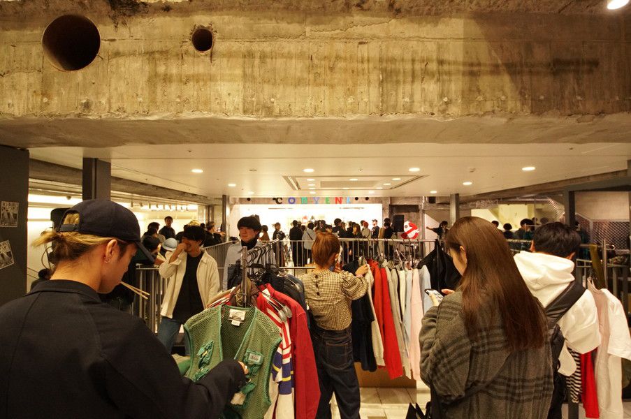 ミッドナイトマーケット@銀座ソニーパーク MIDNIGHT MARKET@ginzasonypark 場内の混雑具合