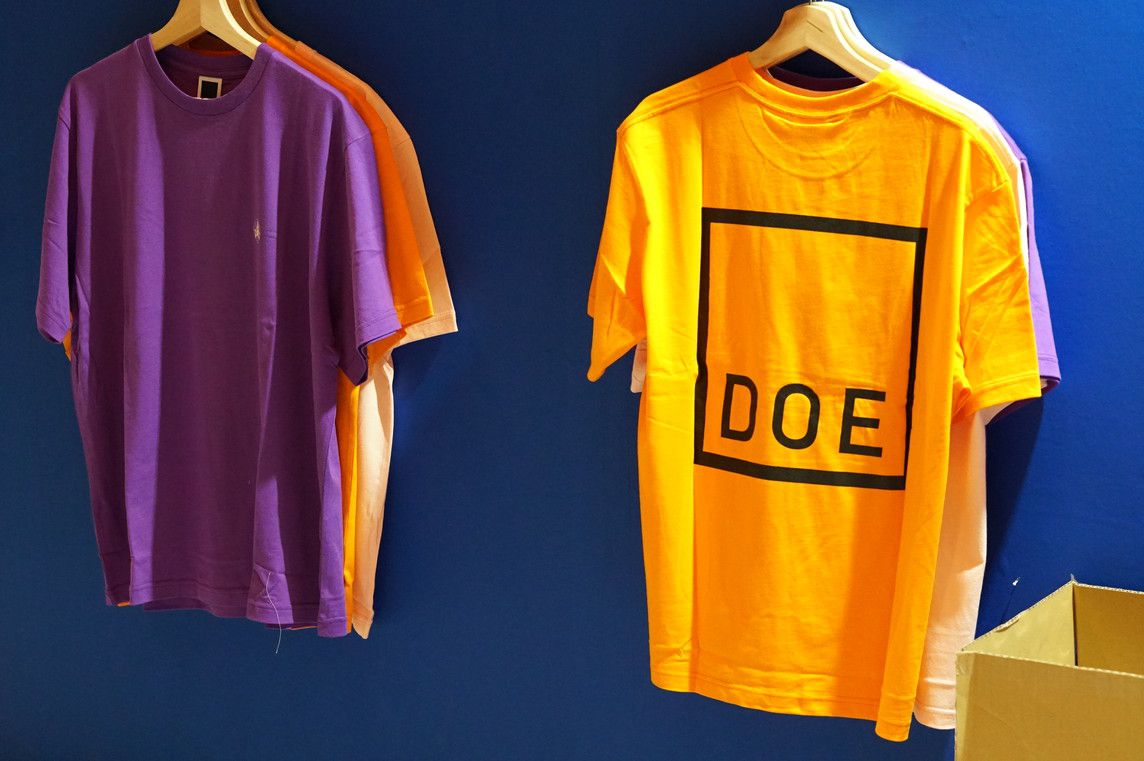 ATMOS x DOE Tシャツ