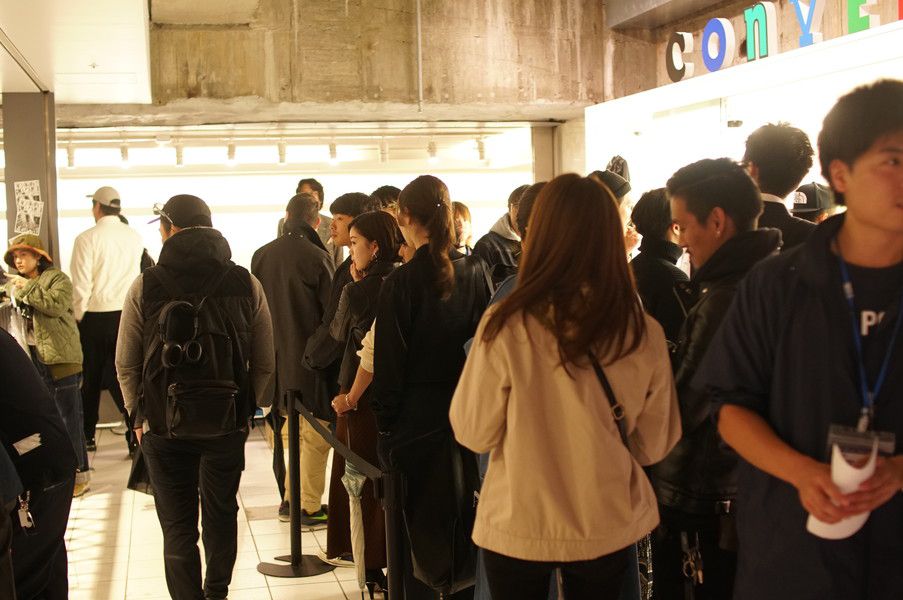 ザ・コンビニ THE CONVENI ミッドナイトマーケット 行列