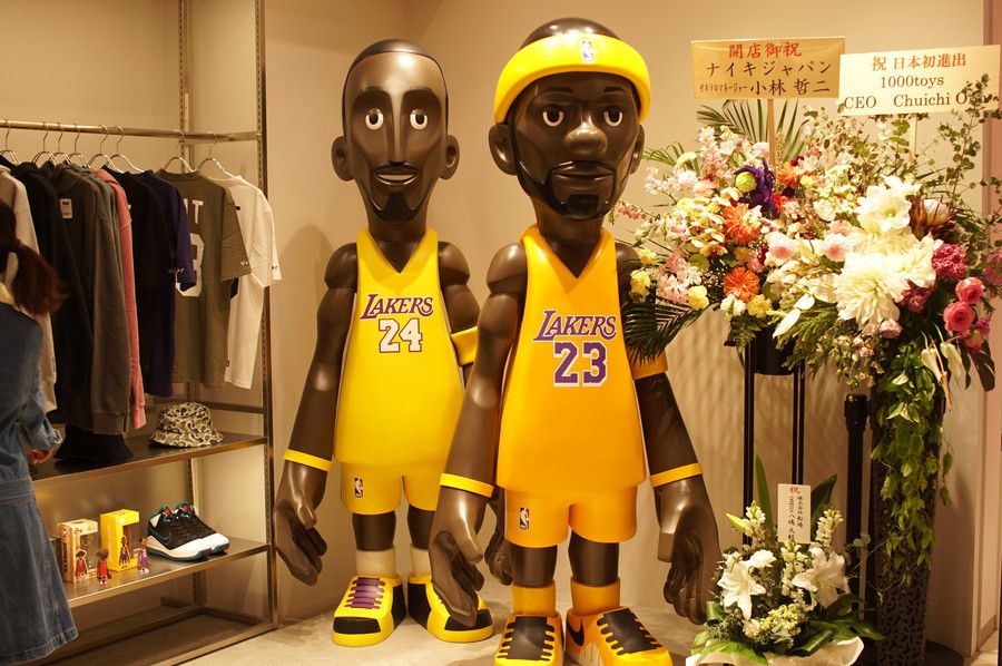 BAIT(ベイト) 渋谷パルコ/PARCO レイカーズ 巨大フィギュア