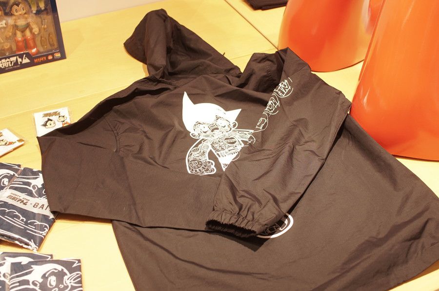 鉄腕アトム ナイロンパーカー