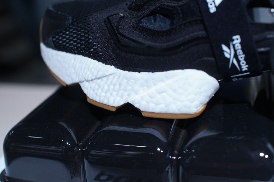 インスタポンプ フューリー ブースト(Instapump Fury Boost) ブラック&ホワイト Black & White 黒/ブラック ブーストフォーム ミッドソール