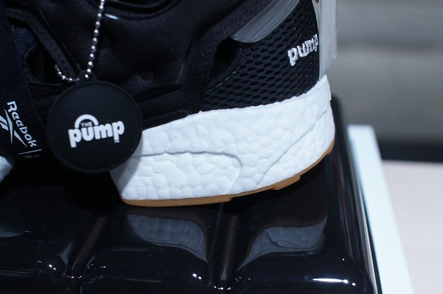 インスタポンプ フューリー ブースト(Instapump Fury Boost) ブラック&ホワイト Black & White 黒/ブラック ブーストフォーム ミッドソール
