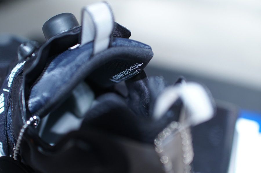 インスタポンプ フューリー ブースト(Instapump Fury Boost) ブラック&ホワイト Black & White 黒/ブラック シュータン CONFIDENTIAL(機密)