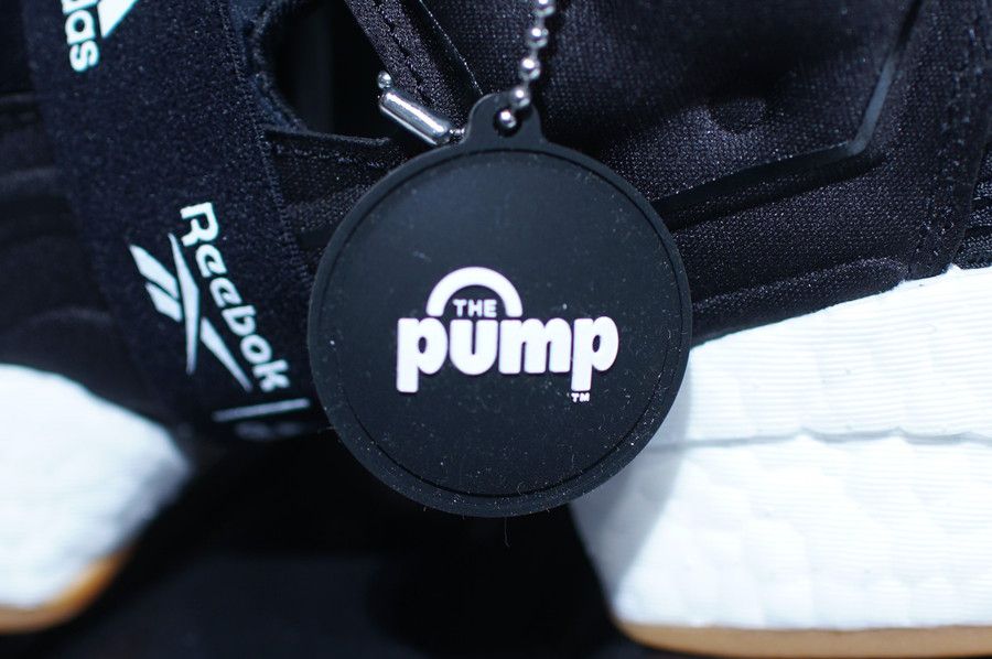 インスタポンプ フューリー ブースト(Instapump Fury Boost) ブラック&ホワイト Black & White 黒/ブラック キーホルダー THE pump
