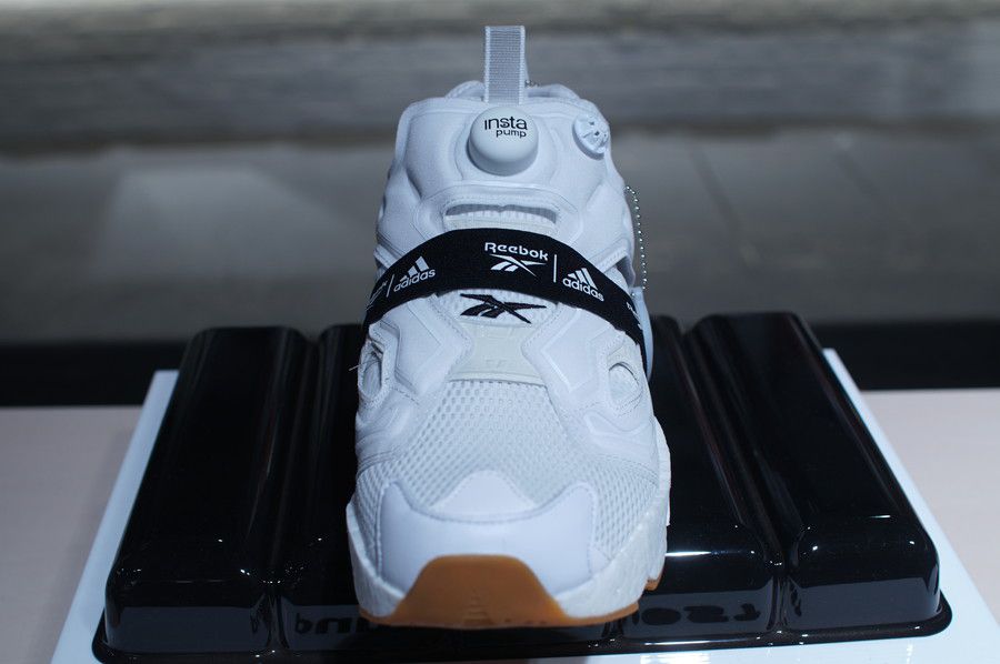 インスタポンプ フューリー ブースト(Instapump Fury Boost) ブラック&ホワイト Black & White 白/ホワイト