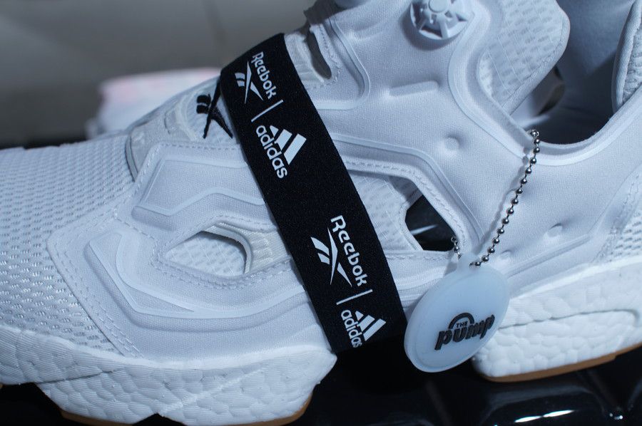 インスタポンプ フューリー ブースト(Instapump Fury Boost) ブラック&ホワイト Black & White 白/ホワイト アッパー