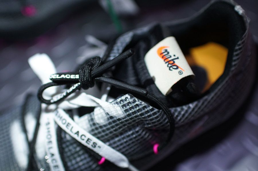 オフホワイト x ナイキ ヴェイパー ストリート OFF-WHITE x NIKE VAPOR STREET ブラック CD8178-001 シューレース