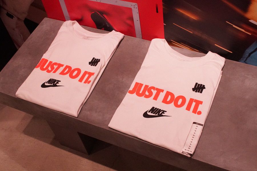 エアマックス90 アンディフィーテッド AIR MAX 90 UNDEFEATED Tシャツ