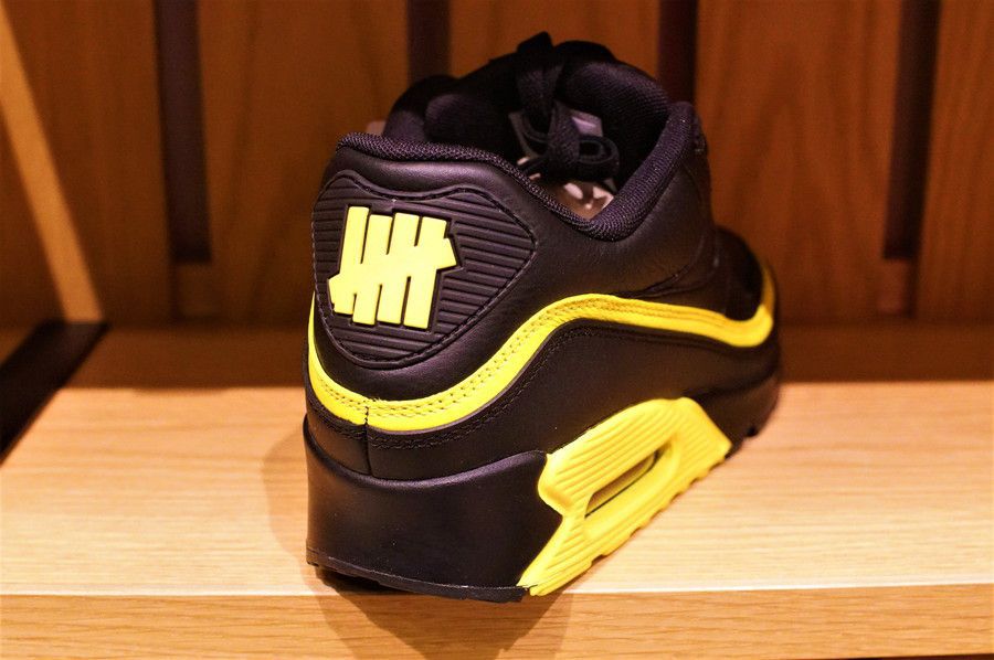 エアマックス90 アンディフィーテッド AIR MAX 90 UNDEFEATED ブラック/イエロー 黒/黄色 ヒール