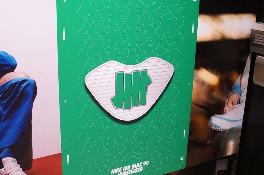エアマックス90 アンディフィーテッド AIR MAX 90 UNDEFEATED ポップアップ 店内