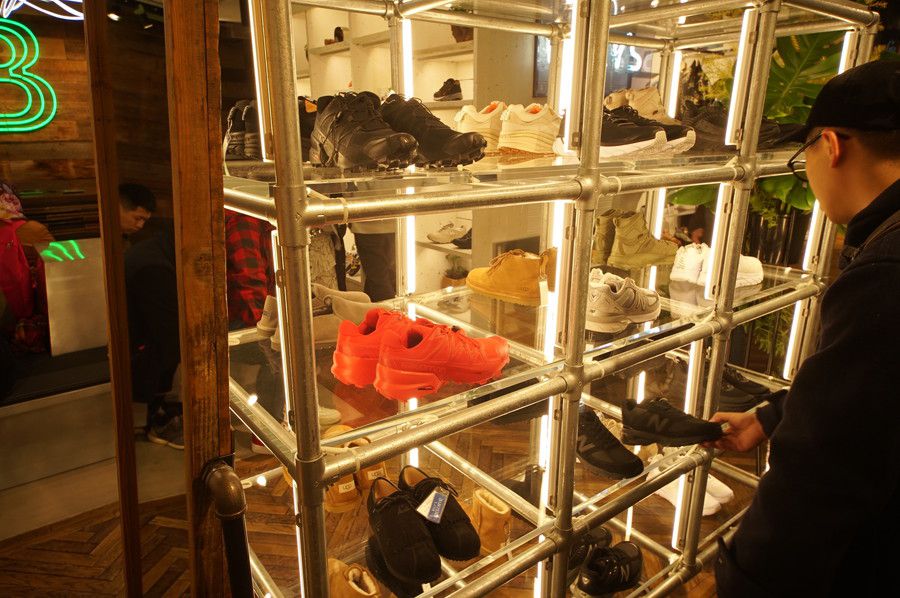 BILLY'S ENT HARAJUKU (ビリーズ エンター 原宿) リニューアル スニーカー ラック