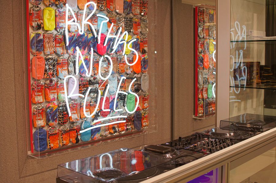 BILLY'S ENT HARAJUKU (ビリーズ エンター 原宿) 店内2F アート DJブース