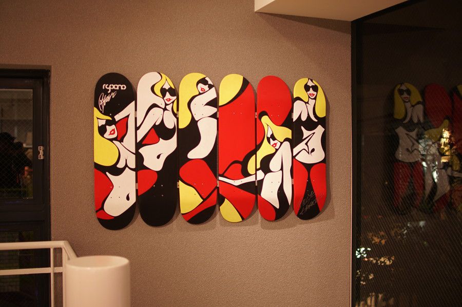 BILLY'S ENT HARAJUKU (ビリーズ エンター 原宿) 店内2F アート スケートボード