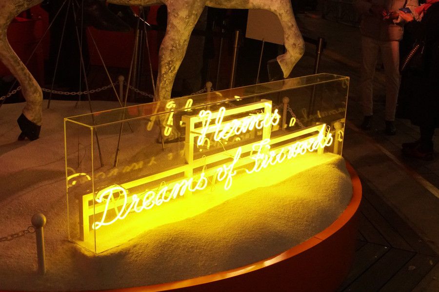 エルメス 夢見る花火 ＠銀座ソニーパーク ネオン