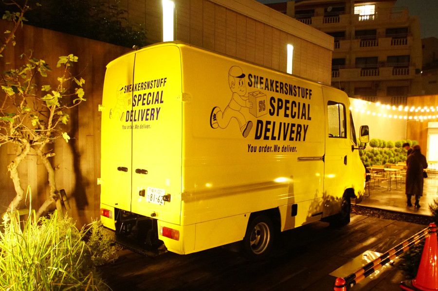 Sneakersnsuff SNS スペシャルデリバリー トラック