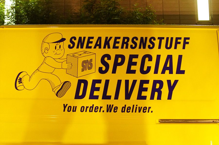 Sneakersnsuff SNS スペシャルデリバリー トラック