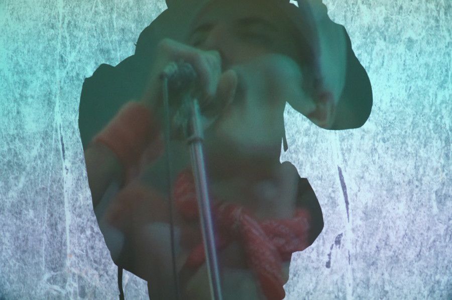 QUEEN ANOTHER ONE BITES THE DUST (ナザーワンバイツザダスト) プロジェクション