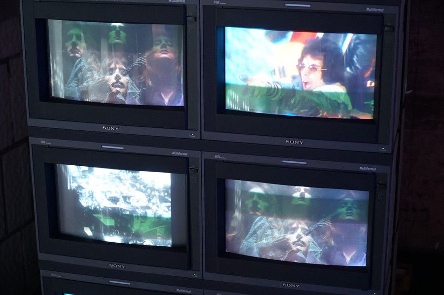 QUEEN IN THE PARK(クイーン インザ パーク) テレビモニター