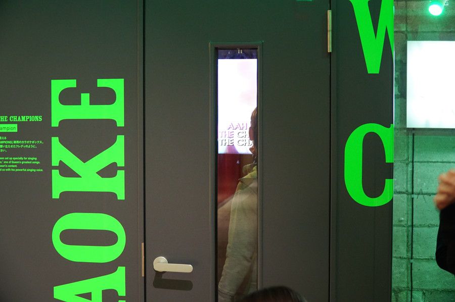 QUEEN WE ARE THE CHAMPIONS (クイーン ウィーアーザチャンピオンズ) カラオケボックス