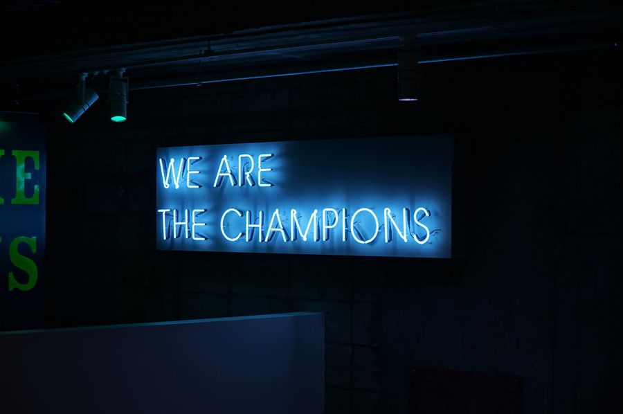 QUEEN WE ARE THE CHAMPIONS (クイーン ウィーアーザチャンピオンズ) カラオケボックス