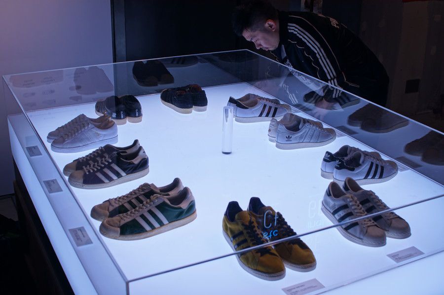 ADIDAS SUPERSTAR アディダス スパースター アーカイブ 歴代モデル 展示