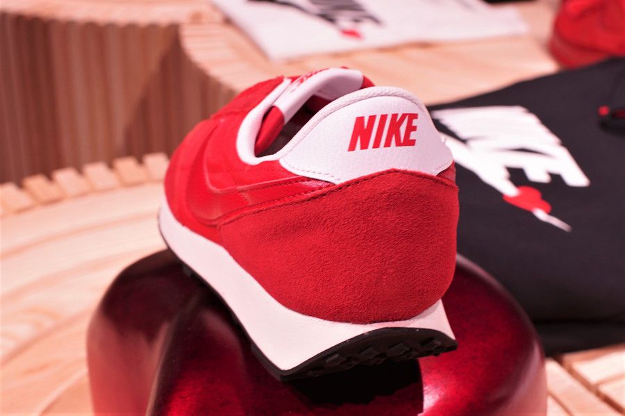 NIKE DAYBREAK ナイキ デイブレーク 55 NIKE VALENTIN PACK ナイキ バレンタインパック バックビュー