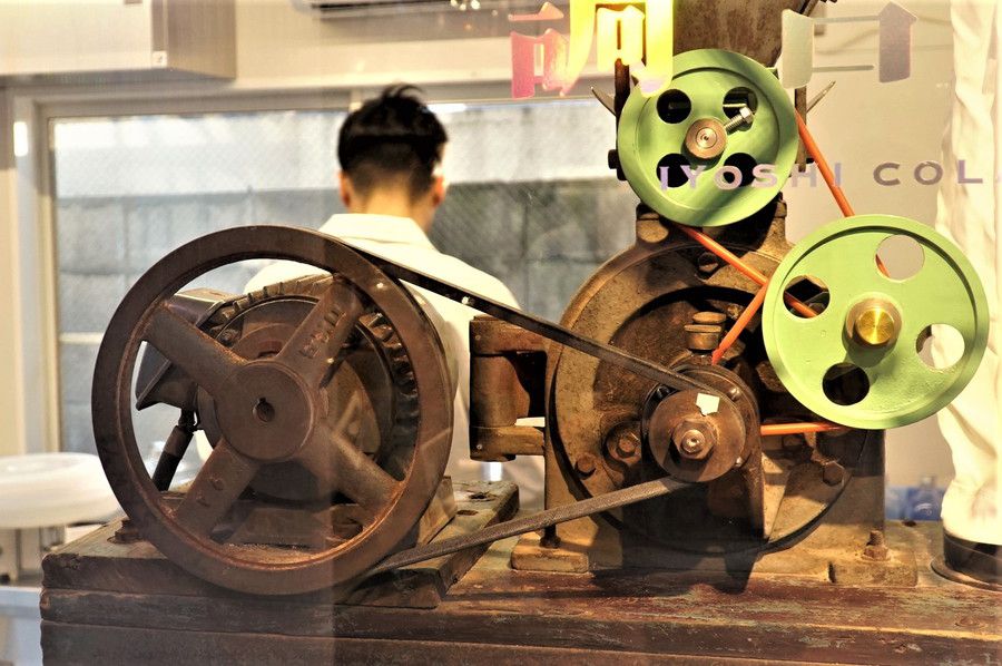 コーラ小林氏 作業の様子