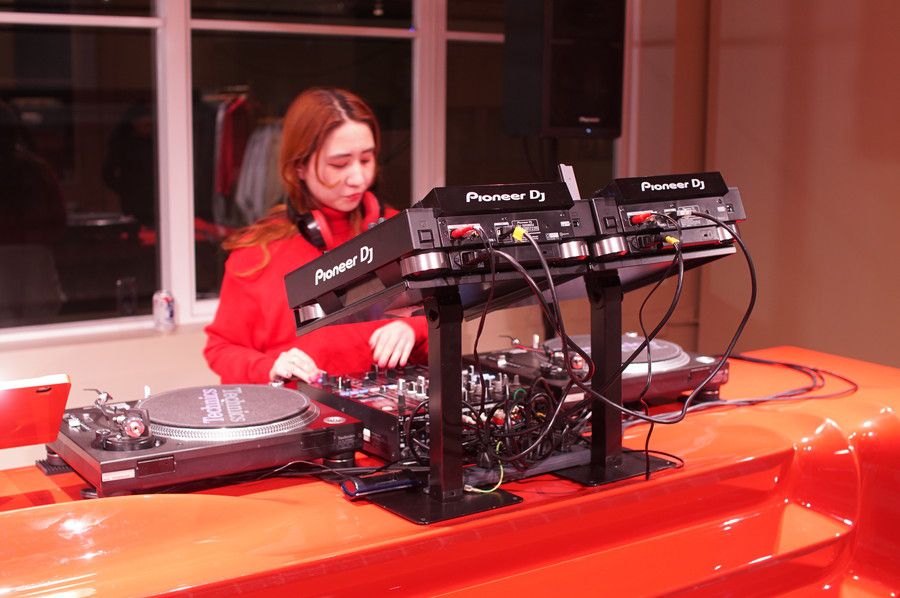 Sneakersnstuff(スニーカーズエンスタッフ) NIKE VALENTINE'S PACK (ナイキバレンタインパック) ローンチパーティー DJブース