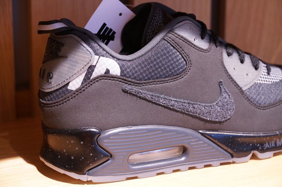UNDEFEATED x NIKE AIRMAX 90 "anthracite" アンディフィーテッド ナイキ エアマックス90 アンスラサイト ブラック ミッドソールウェッジ