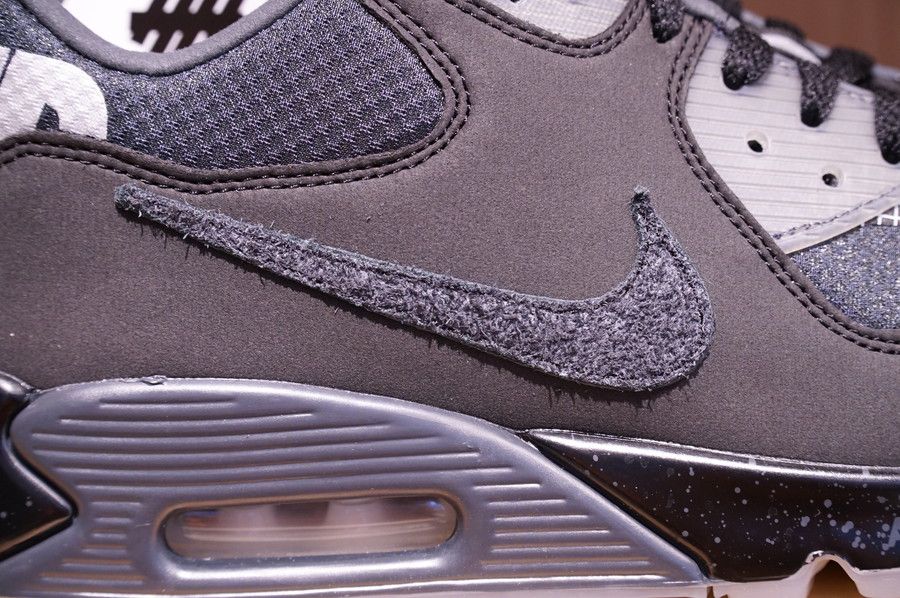 UNDEFEATED x NIKE AIRMAX 90 "anthracite" アンディフィーテッド ナイキ エアマックス90 アンスラサイト ブラック スウッシュ スエード