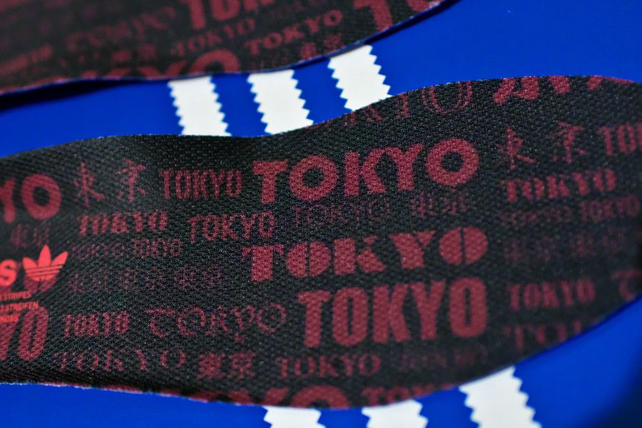 シューズ mozi adidas ZX ALKYNE atmos “NEO TOKYO” 未来を表現した極彩色