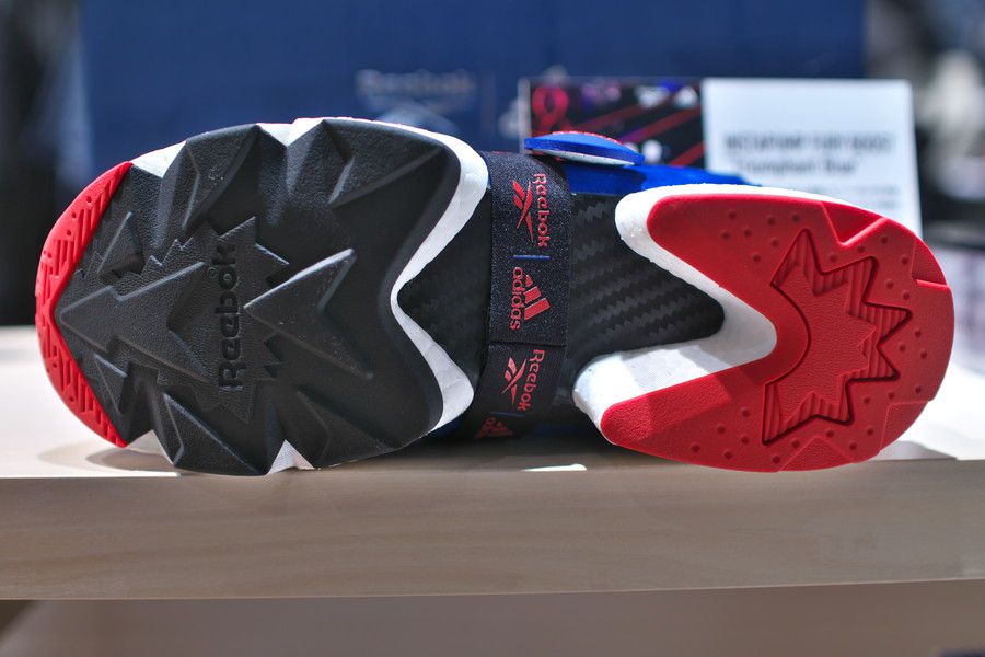 Reebok インスタポンプフューリー トリコロール リーボック×アディダスのスニーカー「インスタポンプフューリー