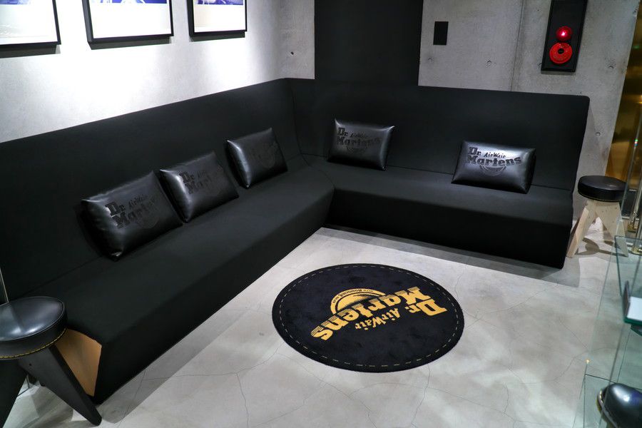 Dr.Martens SHOWROOM TYO(ドクターマーチン ショールーム TYO 表参道) のフィッティングスペース