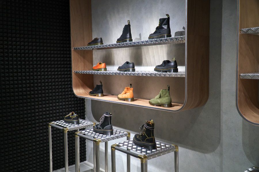 Dr. Martens Made In Endland（ドクターマーチン メイドインイングランド)と通常モデル