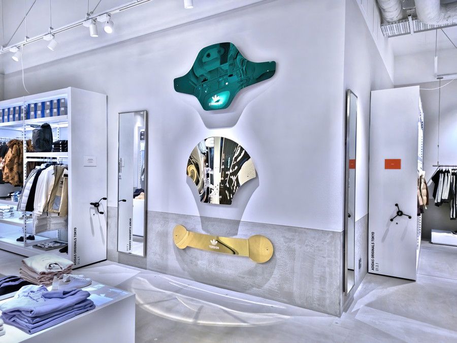 アディダス ブランドセンター 原宿のB1F テクノロジーをモチーフにしたオブジェ