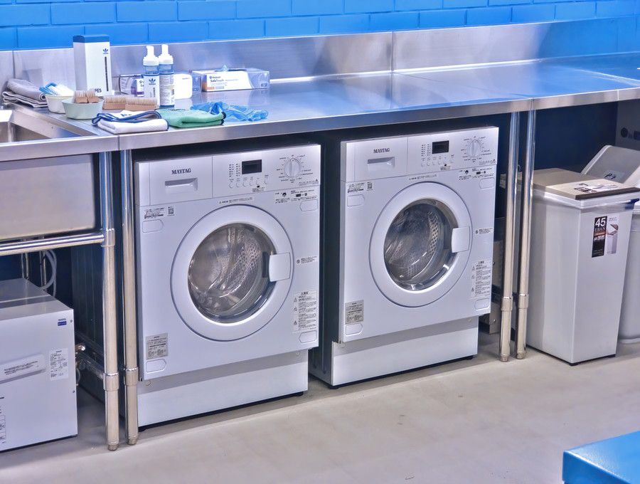 スニーカーを洗浄する洗濯機