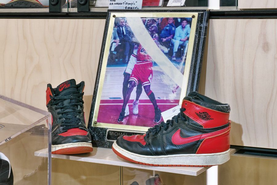 マイケルジョーダンの写真とAJ1