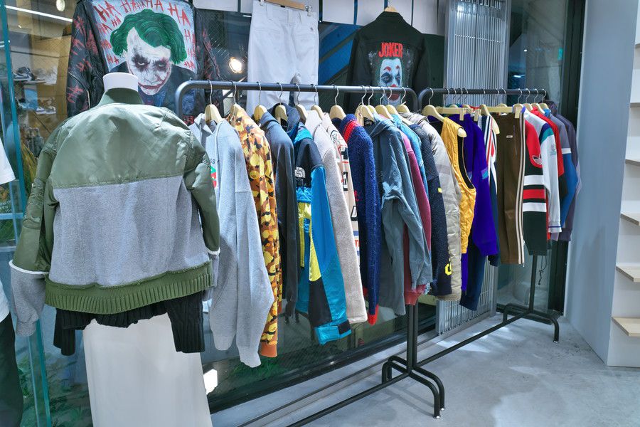 スニセカ 原宿店のスポーツ系のアパレル類