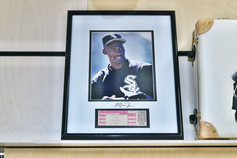 マイケルジョーダンの写真とAJ1