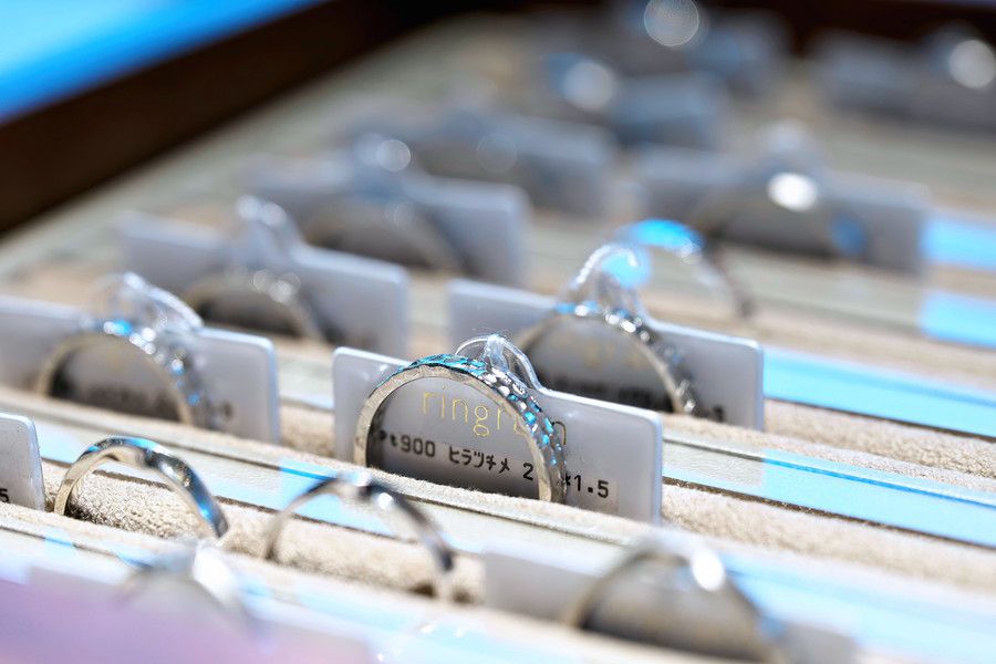 プラチナ製の豊富な結婚指輪のサンプル