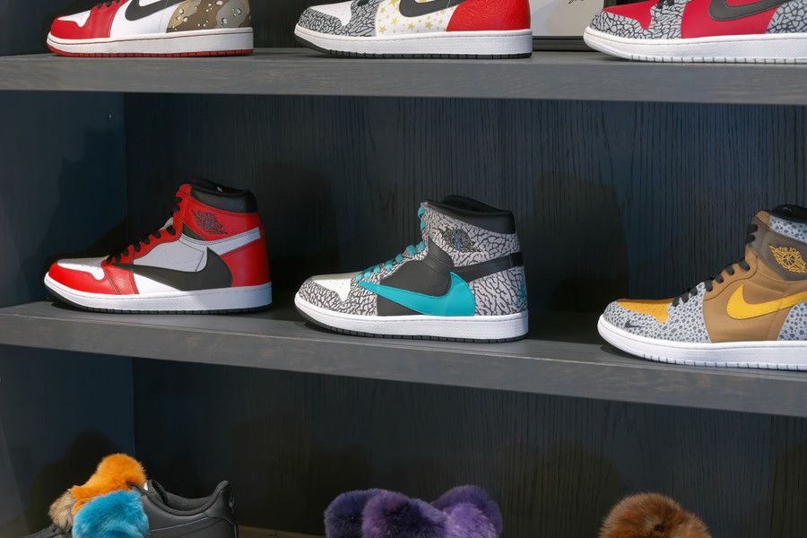 様々なカスタム例のAJ1(エアジョーダン1) スニーカースクール