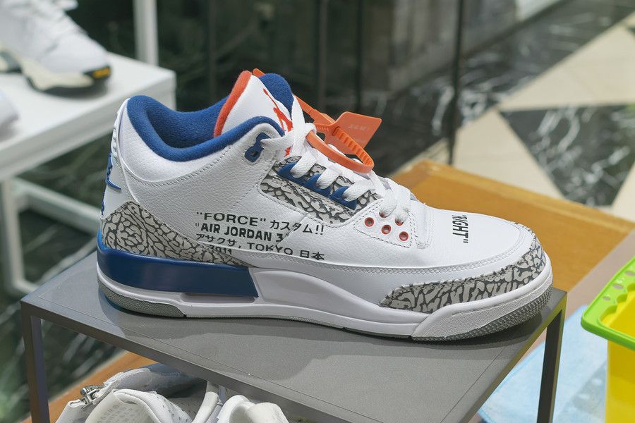 カスタムされたAJ3 エアジョーダン3 スニーカースクール