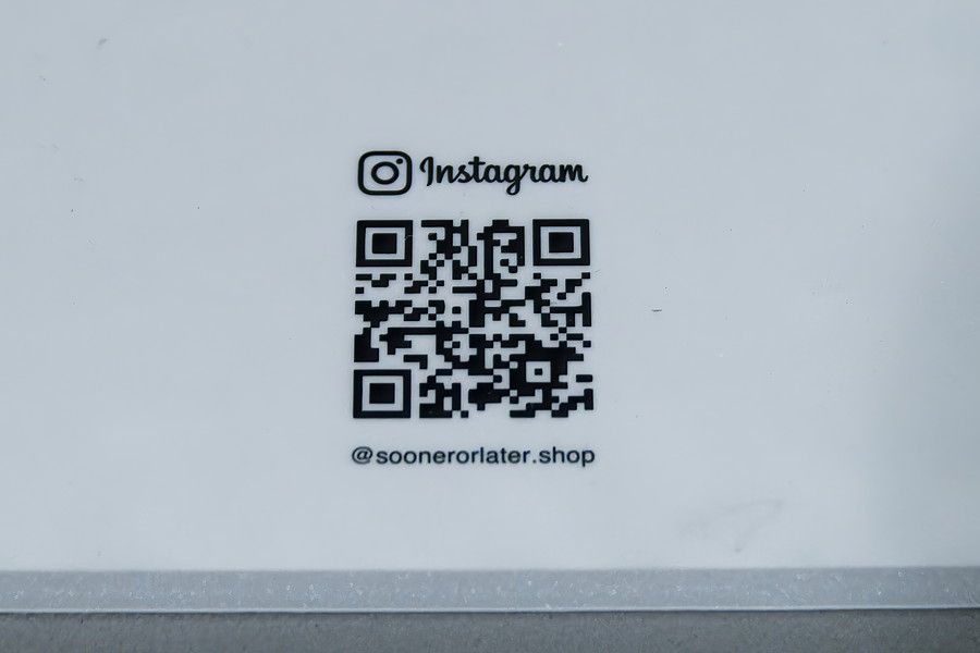 Graphpaper TOKYO(グラフペーパー 東京)のポスターショップ「SOONER OR LATER」のQRコード