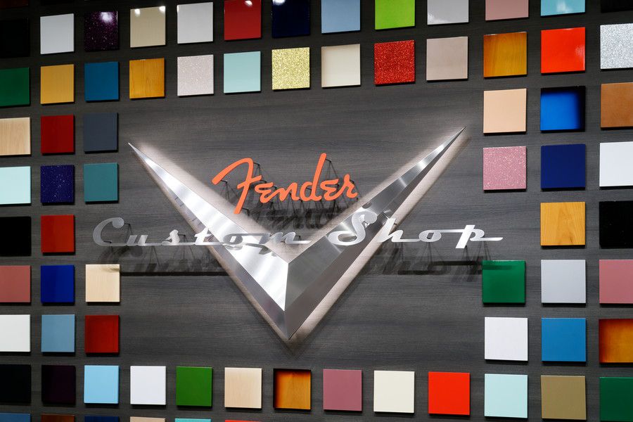 Fender Custom Shop(フェンダー カスタムショップ)の看板