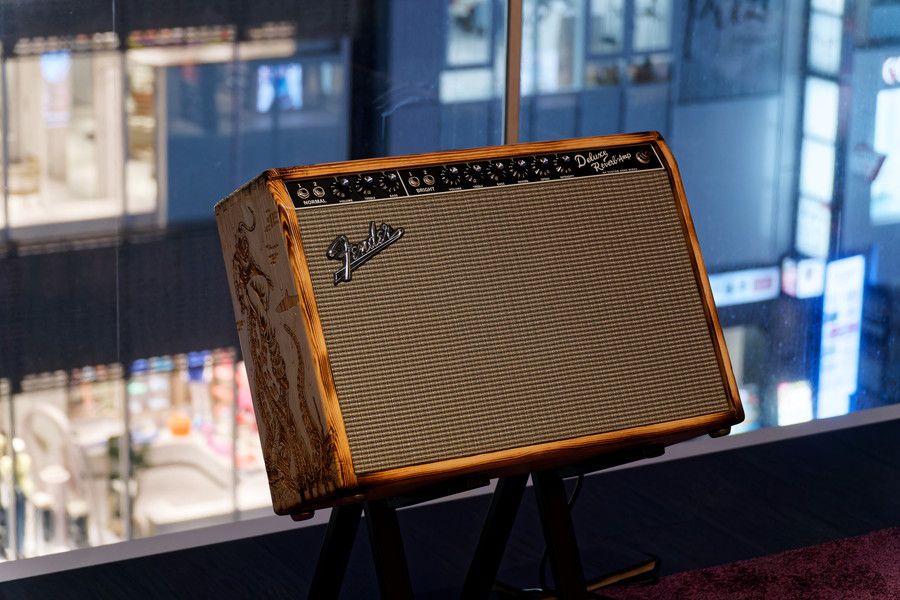 Fender Custom Shop(フェンダー カスタムショップ)の木製のアンプ スピーカー