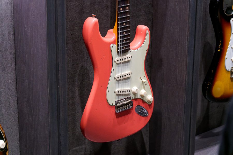 ヴィンテージ加工が施されたカスタムギター