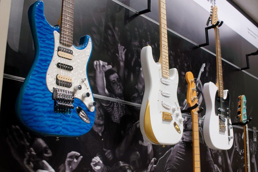 FENDER(フェンダー) 原宿のエレキギターのディスプレイ